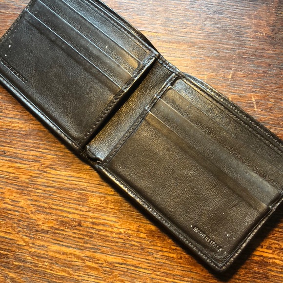 COPY - Men’s Burberry Bi-Fold Wallet - Picture 2 of 5